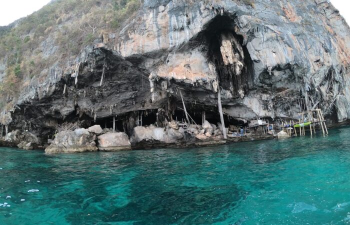 Viking Cave Phi Phi leh speedboat trip Sea Eagle Tour Krabi