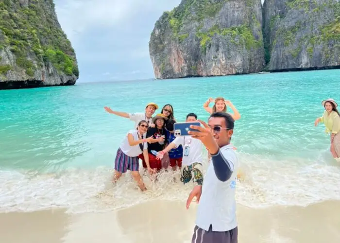 Early bird speedboat trip Maya Bay Guide Sea Eagle crew